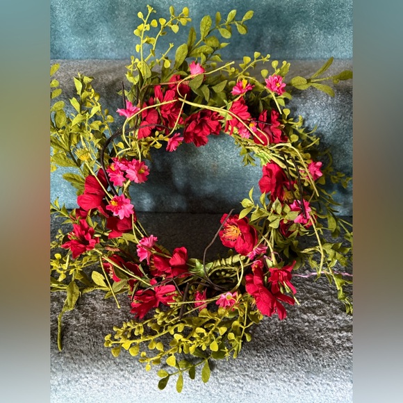 Faux Flower Wreath or Candle Ring Flower Crown Med sized Super High Quality Red - Picture 1 of 7